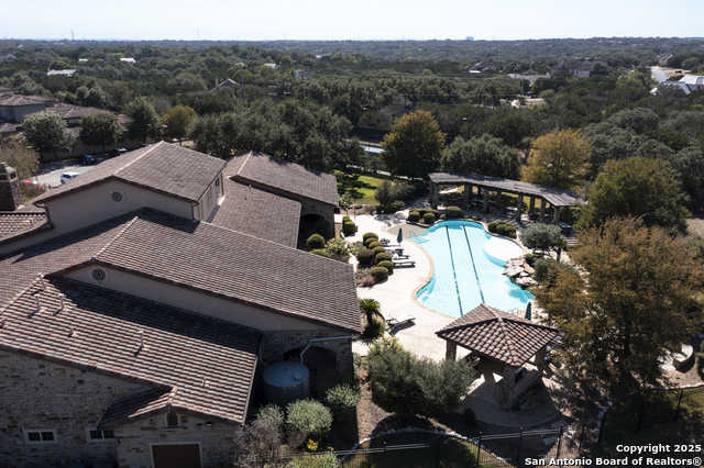 Listing photo id 46 for 22924 Grande Vista