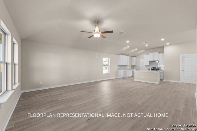 Listing photo id 11 for 8224 Foxtail Fork