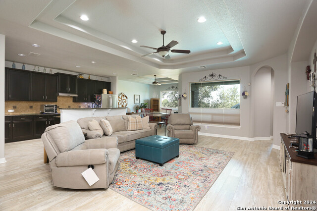Image 2 of 18 For 14001 Wenrich