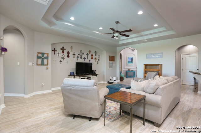 Image 3 of 18 For 14001 Wenrich