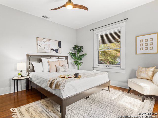 Listing photo id 8 for 545 Wickes  