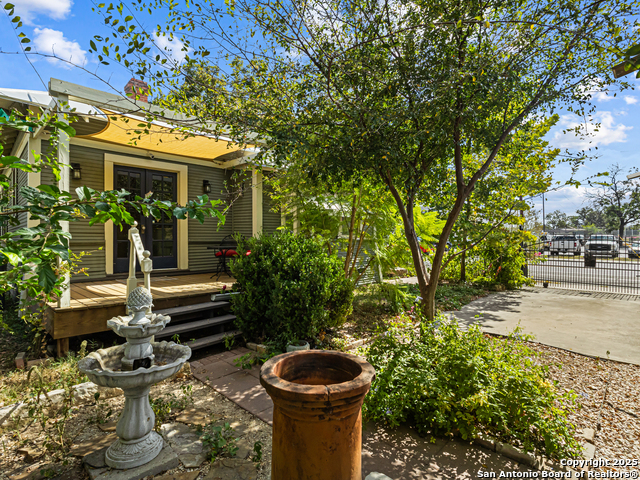 Listing photo id 14 for 545 Wickes  