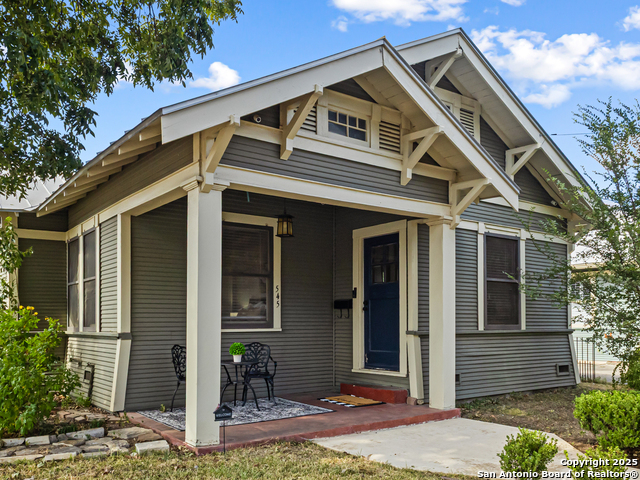 Listing photo id 1 for 545 Wickes  