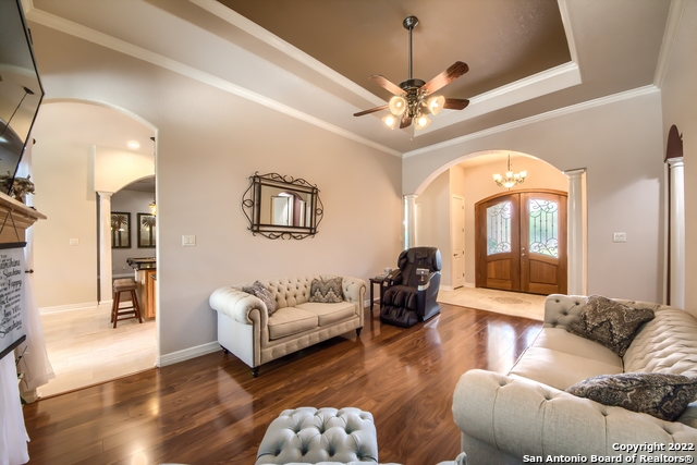 Listing photo id 8 for 101 Auburn Cove
