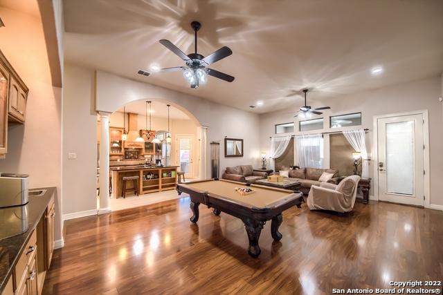 Listing photo id 17 for 101 Auburn Cove