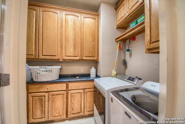 Listing photo id 18 for 101 Auburn Cove