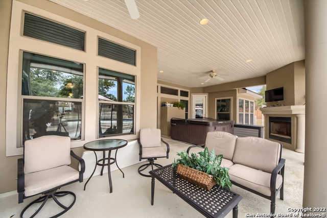 Listing photo id 30 for 101 Auburn Cove