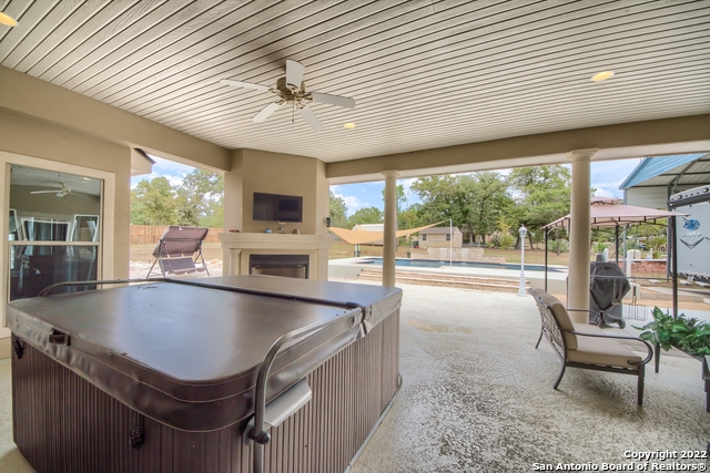 Listing photo id 31 for 101 Auburn Cove