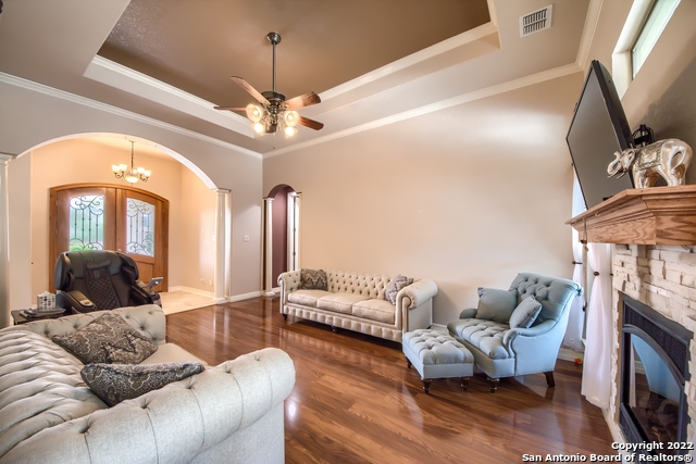 Listing photo id 7 for 101 Auburn Cove