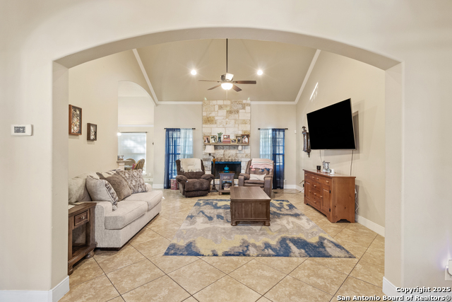 Image 3 of 44 For 1212 Doe Run Hollow