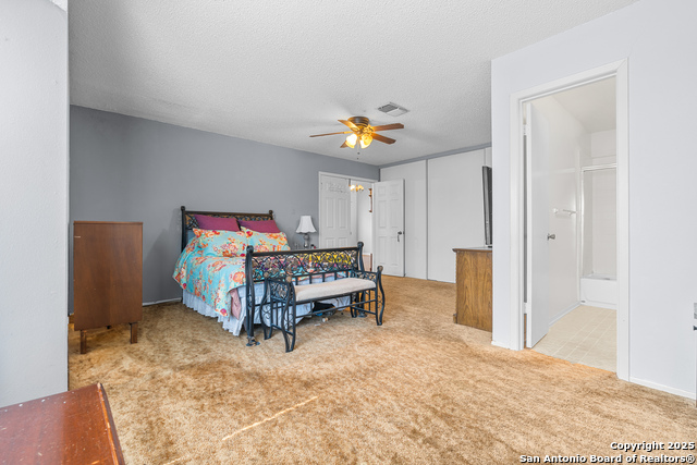 Image 12 of 21 For 10422 Country Bluff