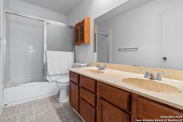 Image 13 of 21 For 10422 Country Bluff