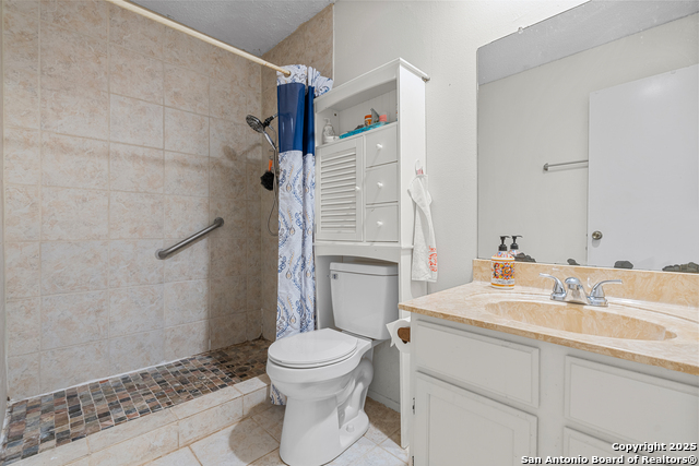 Image 17 of 21 For 10422 Country Bluff