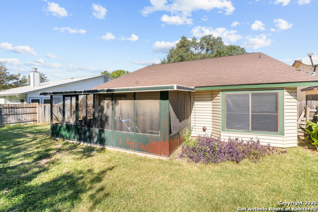 Image 21 of 21 For 10422 Country Bluff