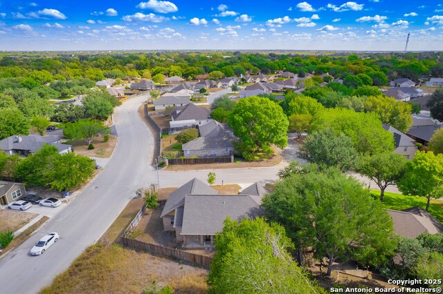 Listing photo id 33 for 206 Club View West