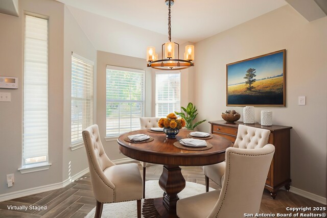 Listing photo id 3 for 206 Club View West