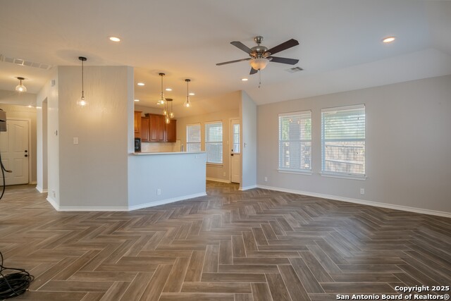Listing photo id 6 for 206 Club View West