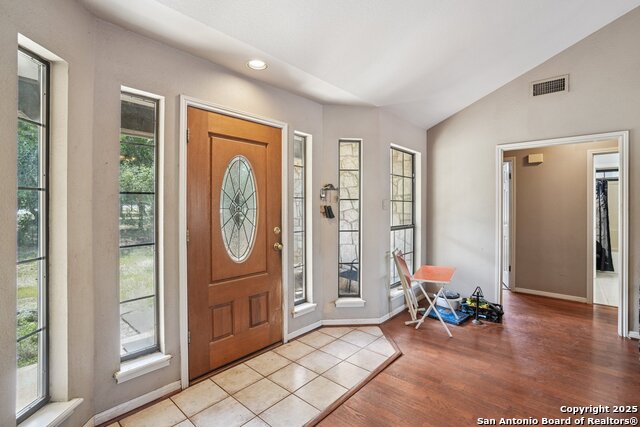 Listing photo id 8 for 1290 Hidden Oaks