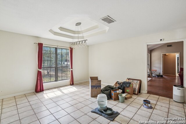 Listing photo id 13 for 1290 Hidden Oaks