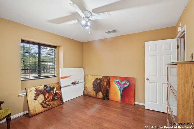 Listing photo id 17 for 1290 Hidden Oaks