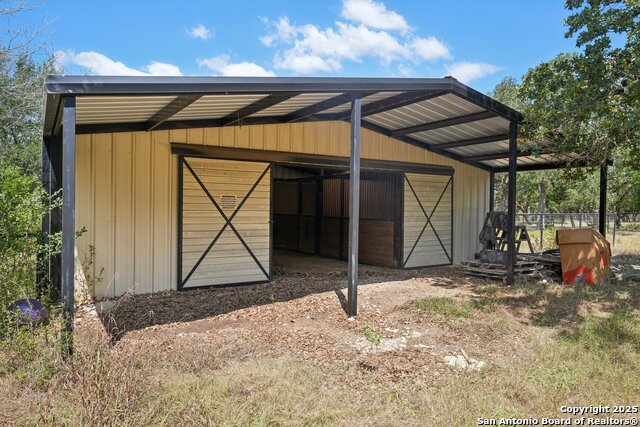 Listing photo id 0 for 1290 Hidden Oaks