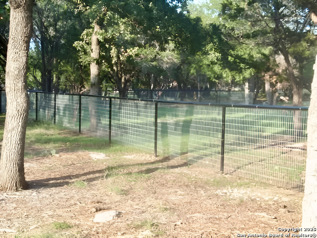 Listing photo id 26 for 1290 Hidden Oaks