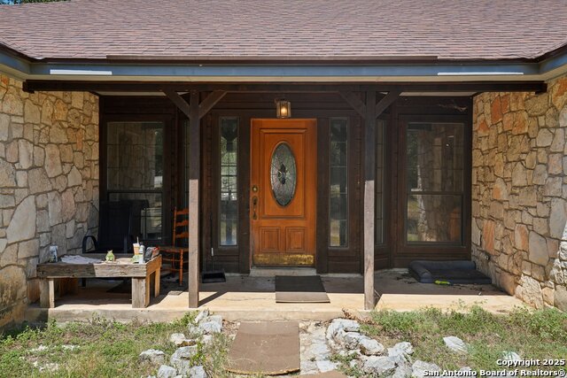 Listing photo id 7 for 1290 Hidden Oaks