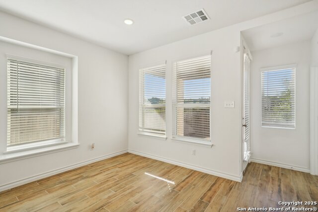 Listing photo id 9 for 10833 Coppola