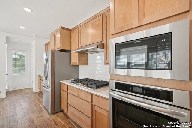 Listing photo id 15 for 10833 Coppola