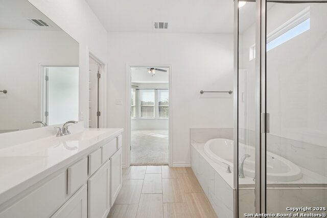 Listing photo id 21 for 10833 Coppola