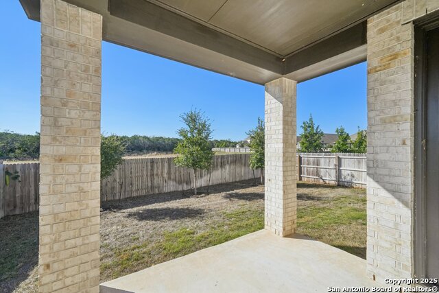 Listing photo id 32 for 10833 Coppola