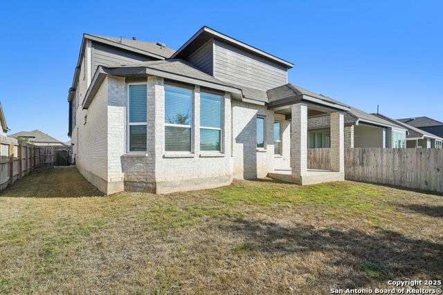 Listing photo id 34 for 10833 Coppola