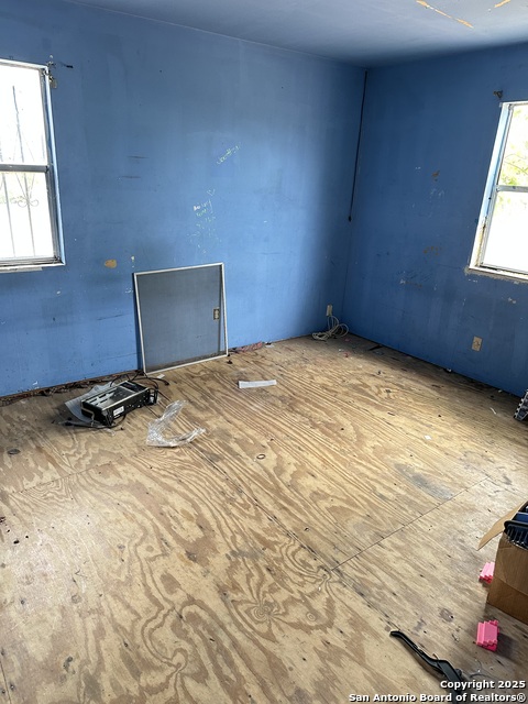 Image 7 of 13 For 10498 Hollowell Rd,