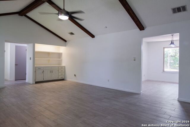 Listing photo id 9 for 2034 Encino Vista