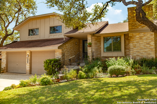 Listing photo id 0 for 2034 Encino Vista