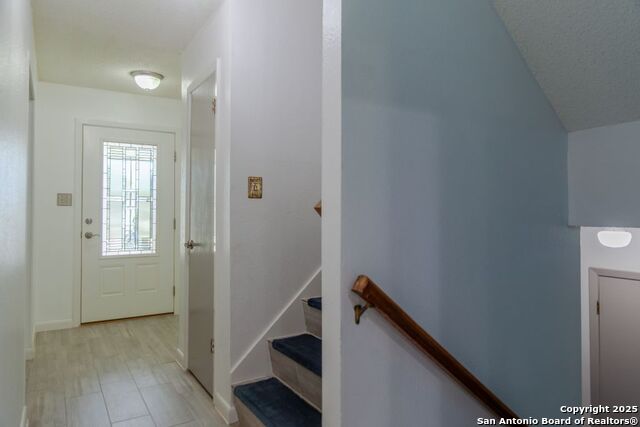 Listing photo id 18 for 2034 Encino Vista