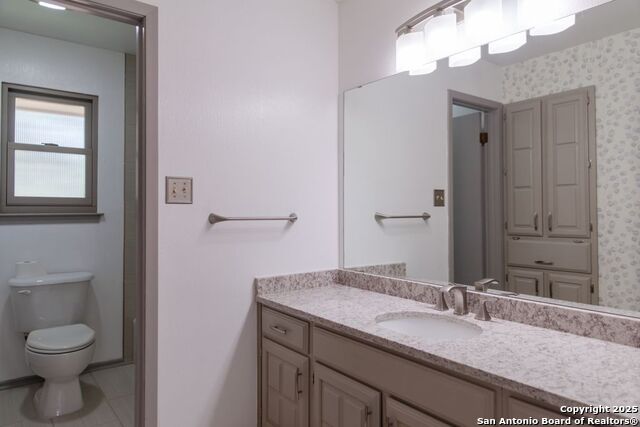 Listing photo id 19 for 2034 Encino Vista