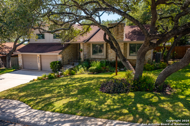 Listing photo id 1 for 2034 Encino Vista