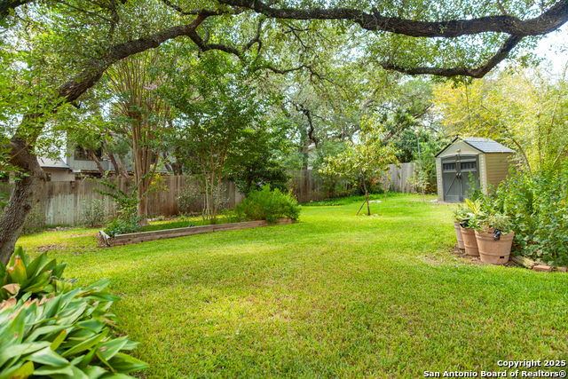 Listing photo id 41 for 2034 Encino Vista