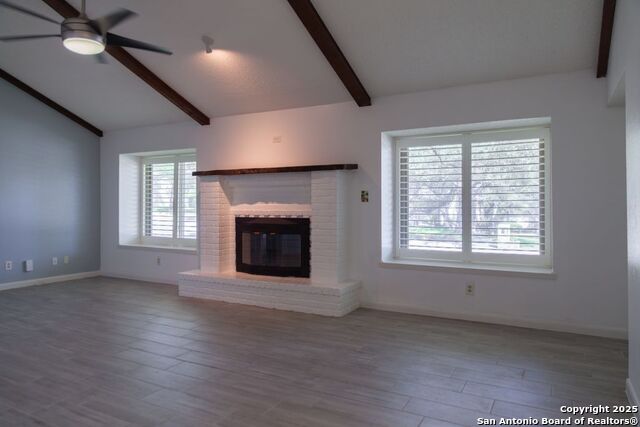 Listing photo id 5 for 2034 Encino Vista