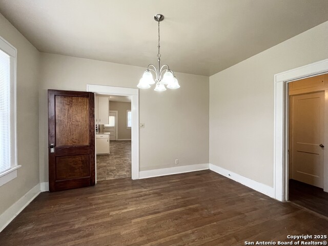 Image 10 of 35 For 124 Gifford St