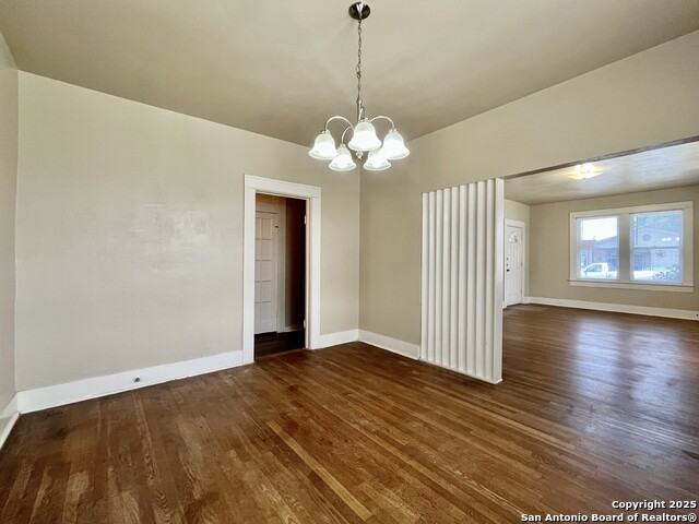 Image 11 of 35 For 124 Gifford St