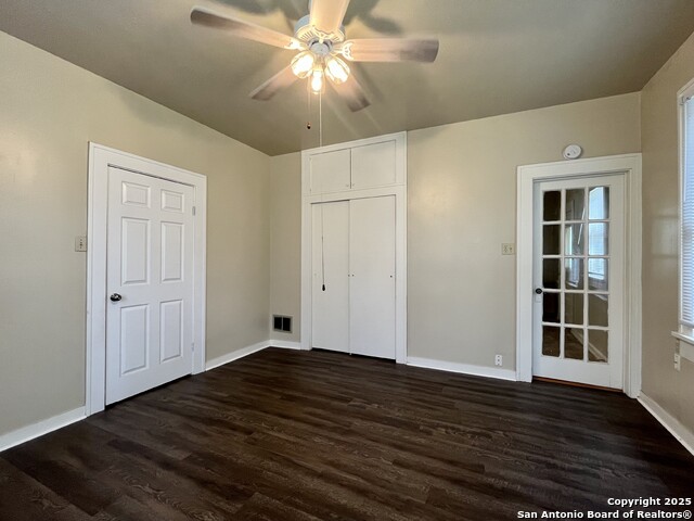 Image 19 of 35 For 124 Gifford St