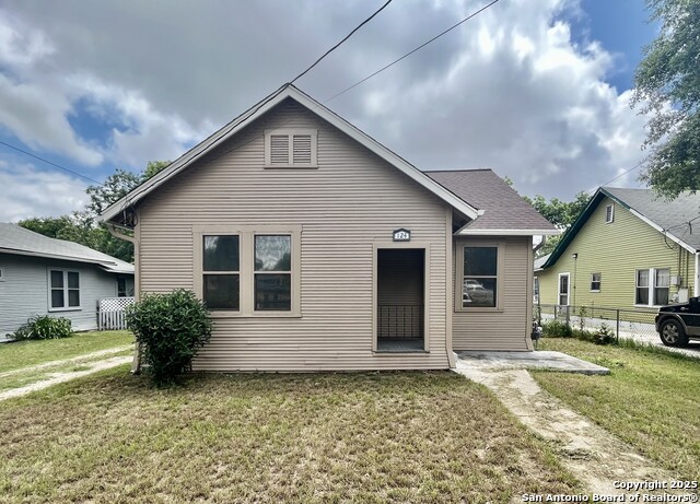 Image 29 of 35 For 124 Gifford St