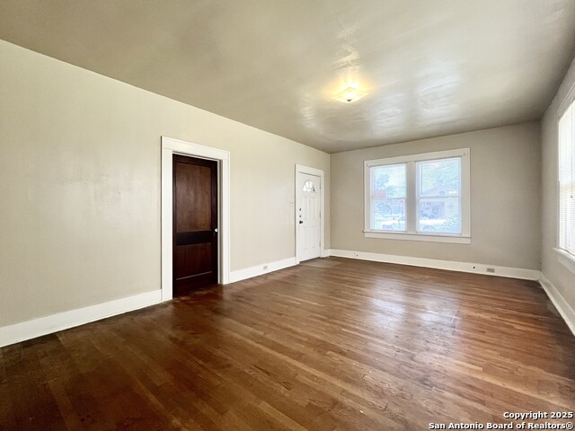 Image 9 of 35 For 124 Gifford St