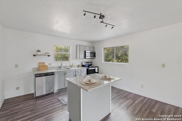 Image 2 of 13 For 2315 21st