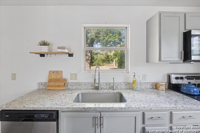 Image 3 of 13 For 2315 21st