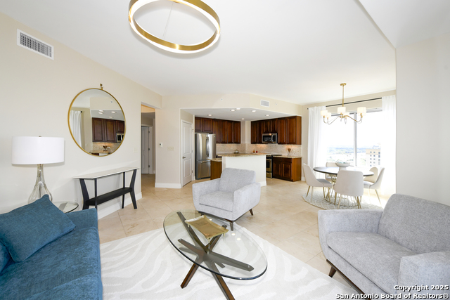 Image 13 of 64 For 215 Center St  1307