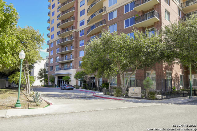 Image 6 of 64 For 215 Center St  1307