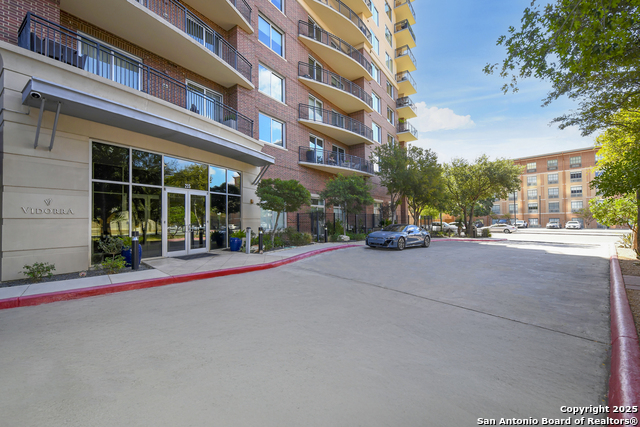 Image 7 of 64 For 215 Center St  1307